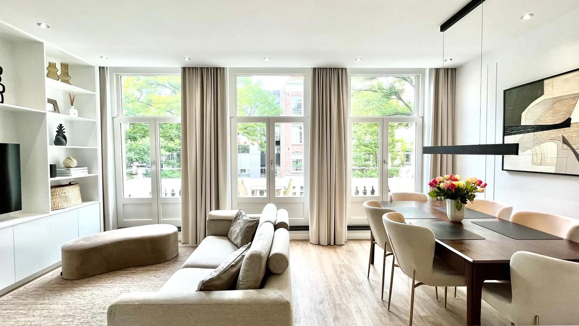 New Stylish 1 Bedroom Apt W/ 2 Balconies In Centrum أمستردام